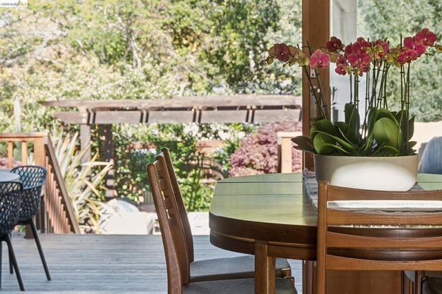 3500 Rubin Dr, Oakland, CA 94602