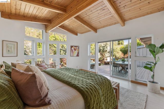 3500 Rubin Dr, Oakland, CA 94602