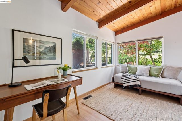 3500 Rubin Dr, Oakland, CA 94602