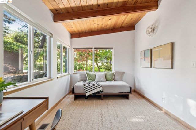 3500 Rubin Dr, Oakland, CA 94602