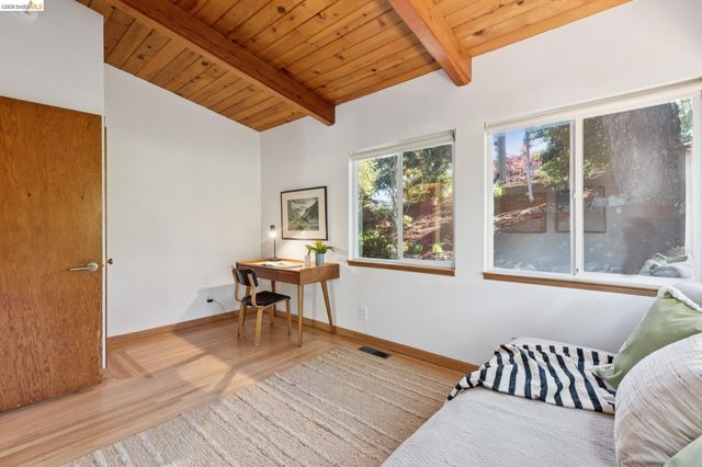 3500 Rubin Dr, Oakland, CA 94602