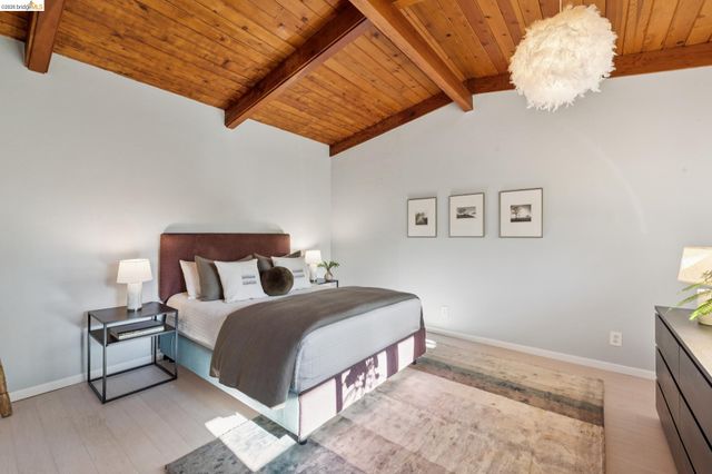 3500 Rubin Dr, Oakland, CA 94602