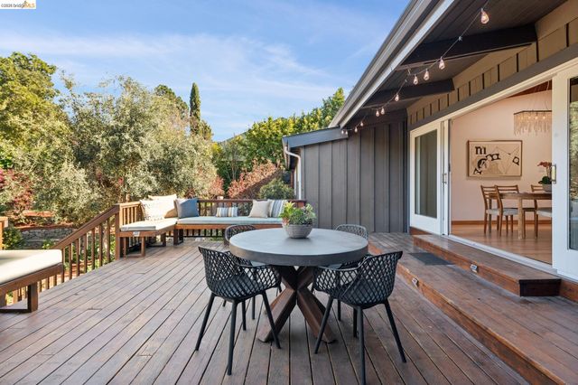 3500 Rubin Dr, Oakland, CA 94602