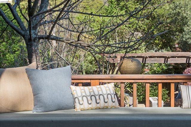 3500 Rubin Dr, Oakland, CA 94602