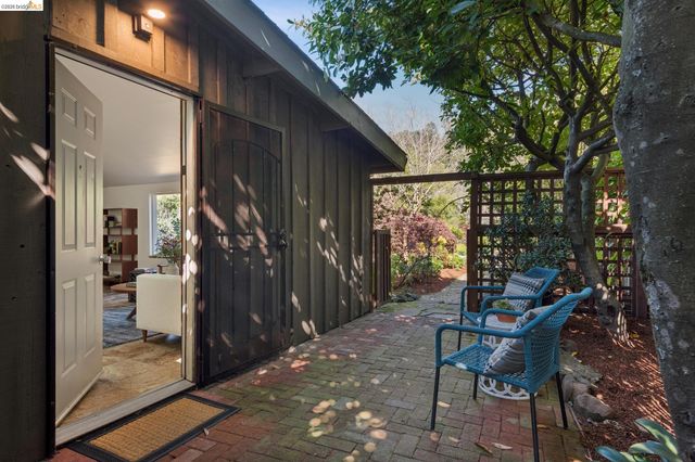 3500 Rubin Dr, Oakland, CA 94602