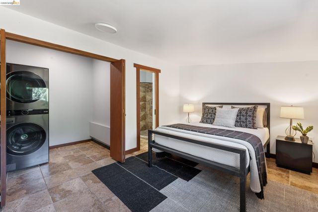 3500 Rubin Dr, Oakland, CA 94602