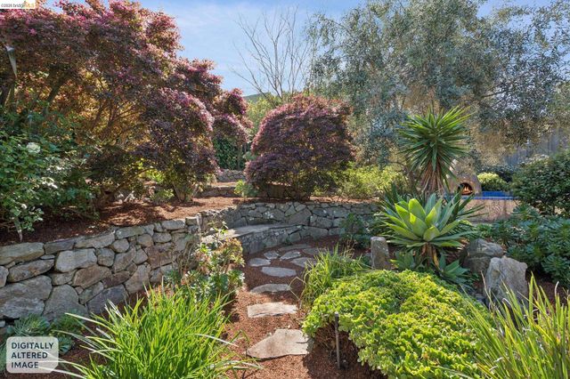 3500 Rubin Dr, Oakland, CA 94602