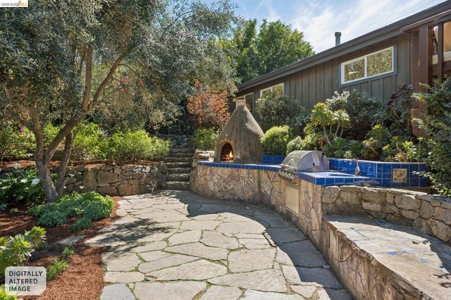 3500 Rubin Dr, Oakland, CA 94602