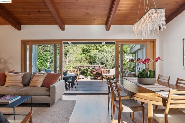 3500 Rubin Dr, Oakland, CA 94602