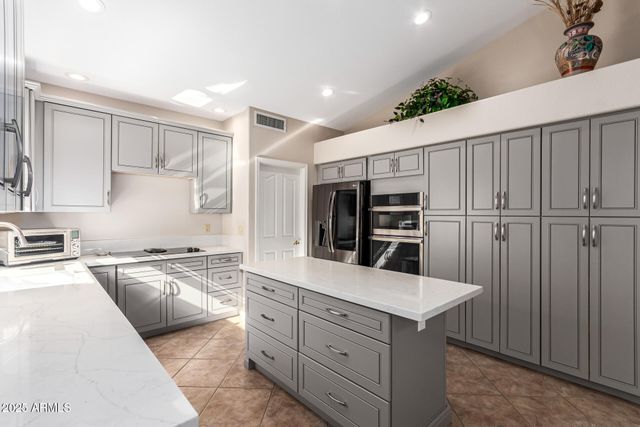 24505 S ONTARIO Drive, Sun Lakes, AZ 85248