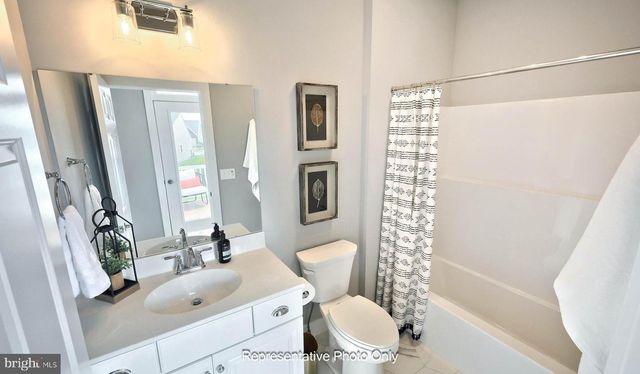 524 STONE GATE BLVD, Annville, PA 17003