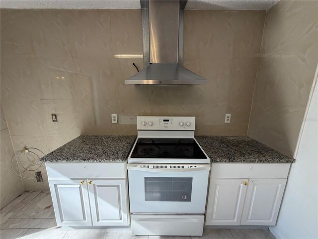 5256 MIDDLE COURT 104, Orlando, FL 32811