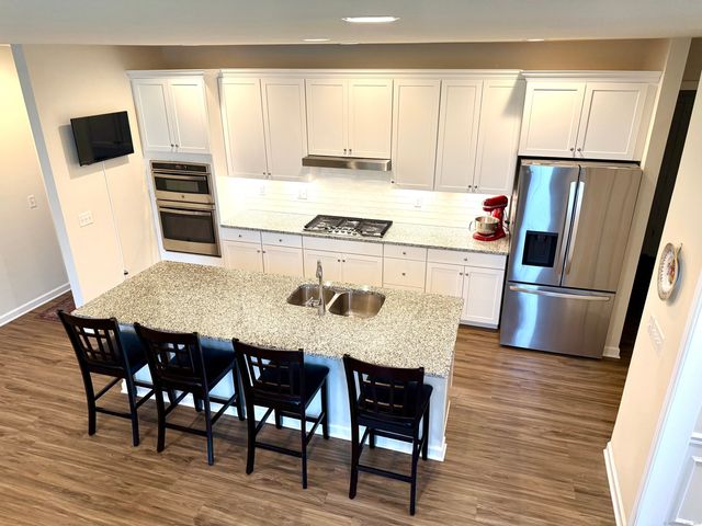 930 Tillinghast Drive 930, Oxford, CT 06478