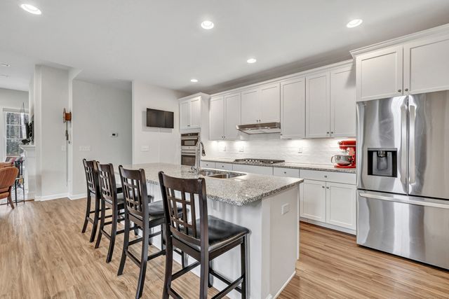 930 Tillinghast Drive 930, Oxford, CT 06478