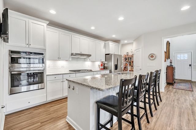 930 Tillinghast Drive 930, Oxford, CT 06478