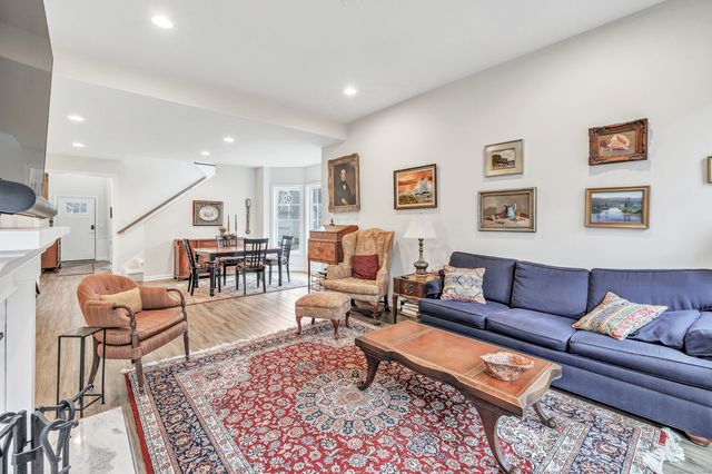 930 Tillinghast Drive 930, Oxford, CT 06478