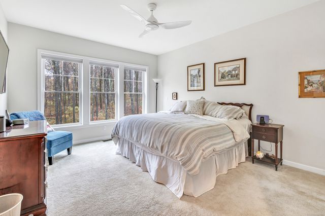 930 Tillinghast Drive 930, Oxford, CT 06478