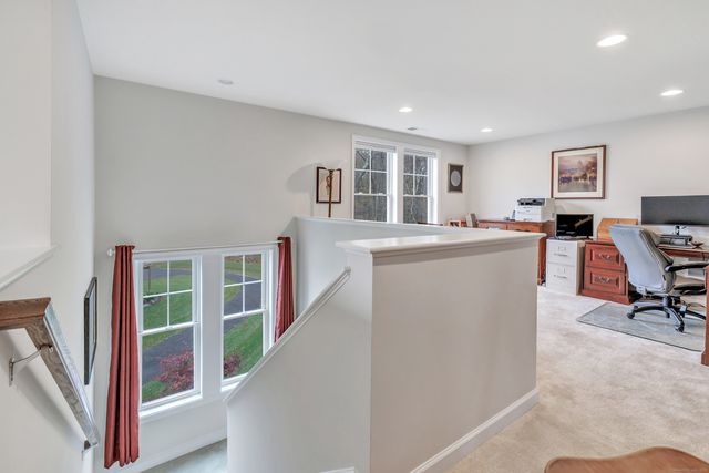 930 Tillinghast Drive 930, Oxford, CT 06478