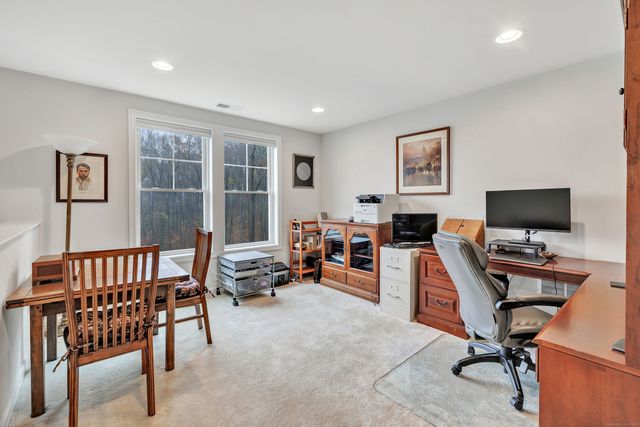 930 Tillinghast Drive 930, Oxford, CT 06478