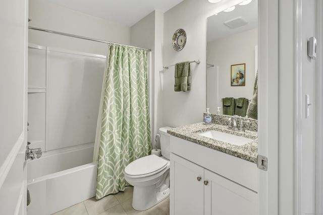 930 Tillinghast Drive 930, Oxford, CT 06478