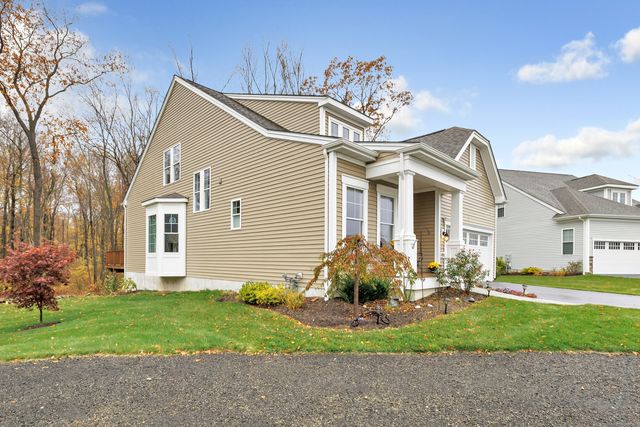 930 Tillinghast Drive 930, Oxford, CT 06478