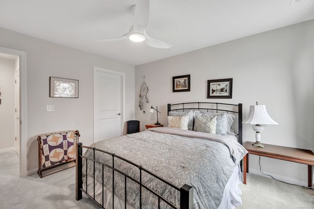 930 Tillinghast Drive 930, Oxford, CT 06478