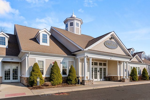 930 Tillinghast Drive 930, Oxford, CT 06478