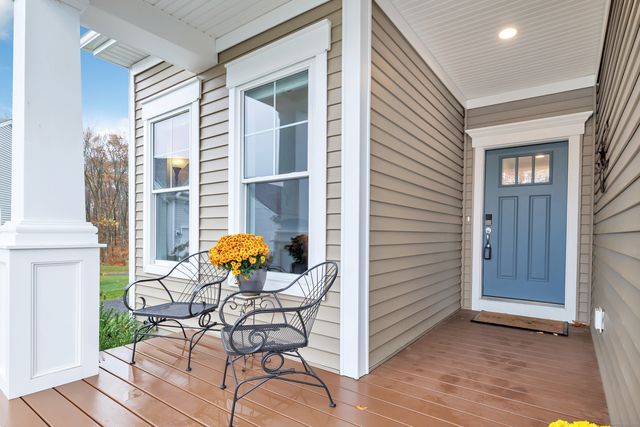 930 Tillinghast Drive 930, Oxford, CT 06478