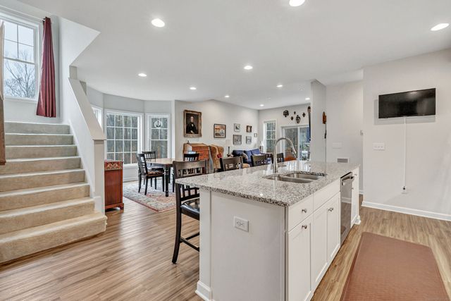 930 Tillinghast Drive 930, Oxford, CT 06478