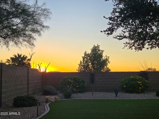 19556 N 107TH Drive, Peoria, AZ 85373