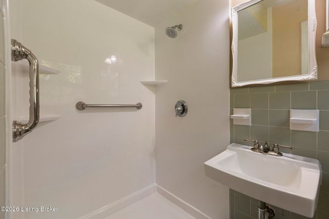 4105 Martha Ave, Louisville, KY 40220
