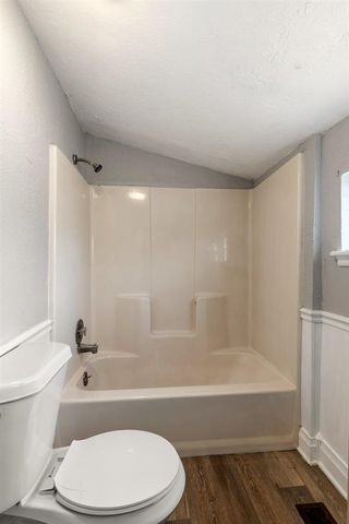 9 NW 7th St, Lawton, OK 73507