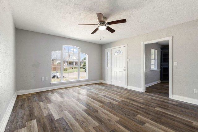 9 NW 7th St, Lawton, OK 73507