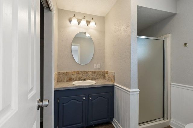 9 NW 7th St, Lawton, OK 73507