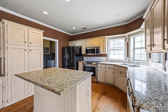 1645 N Charlee Avenue, Fayetteville, AR 72703