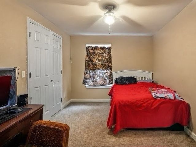 1645 N Charlee Avenue, Fayetteville, AR 72703