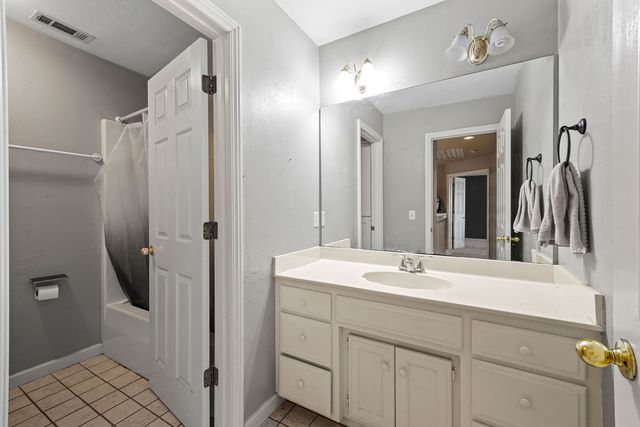 1645 N Charlee Avenue, Fayetteville, AR 72703