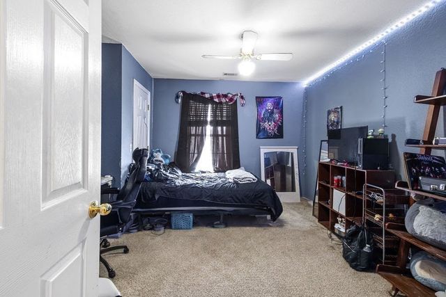 1645 N Charlee Avenue, Fayetteville, AR 72703