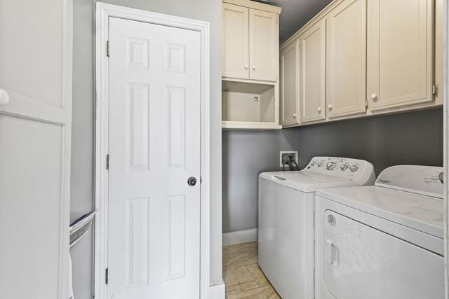 1645 N Charlee Avenue, Fayetteville, AR 72703