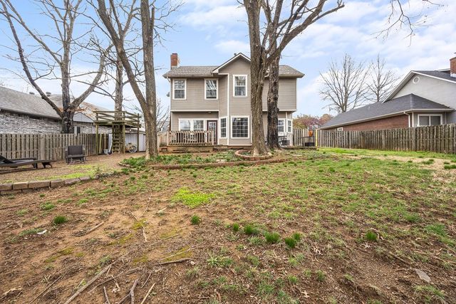 1645 N Charlee Avenue, Fayetteville, AR 72703