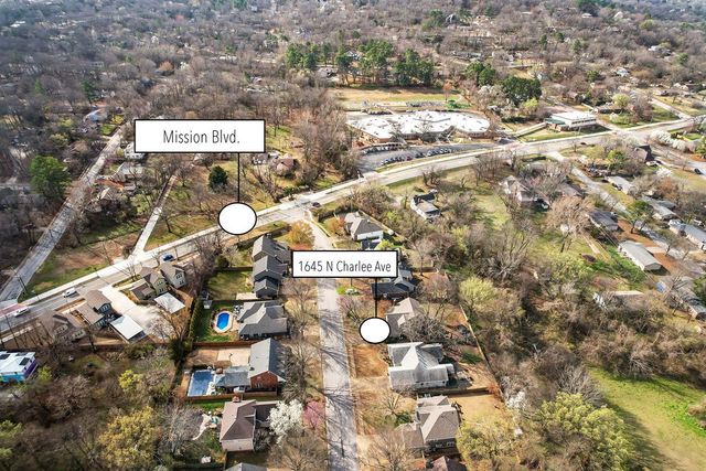 1645 N Charlee Avenue, Fayetteville, AR 72703