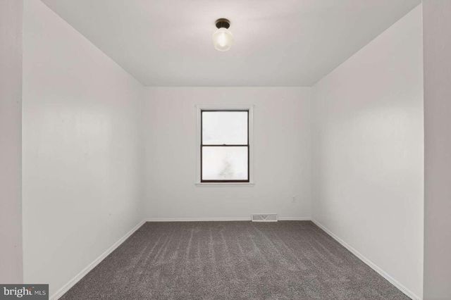 66 DEERWOOD AVE, Milmay, NJ 08340