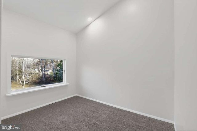 66 DEERWOOD AVE, Milmay, NJ 08340