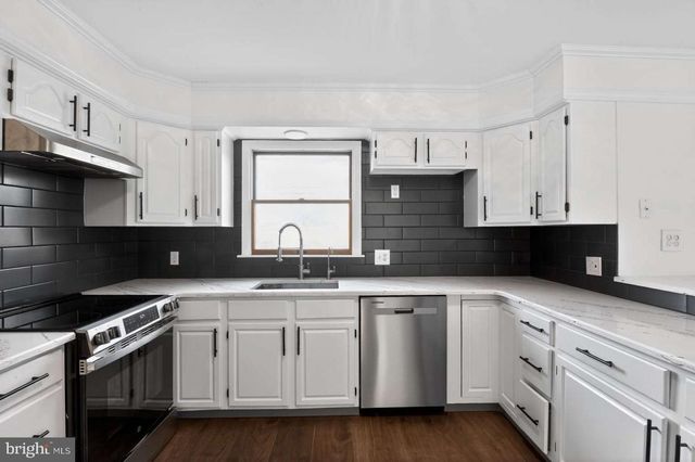 66 DEERWOOD AVE, Milmay, NJ 08340