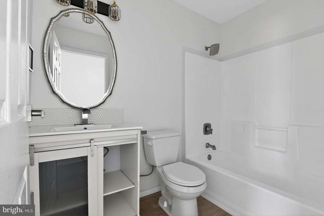 66 DEERWOOD AVE, Milmay, NJ 08340