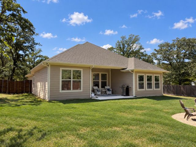 214 Colt Drive, Lake Kiowa, TX 76240