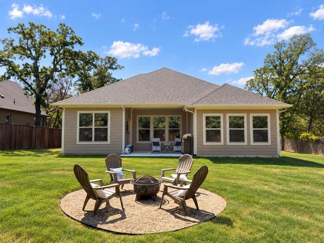 214 Colt Drive, Lake Kiowa, TX 76240