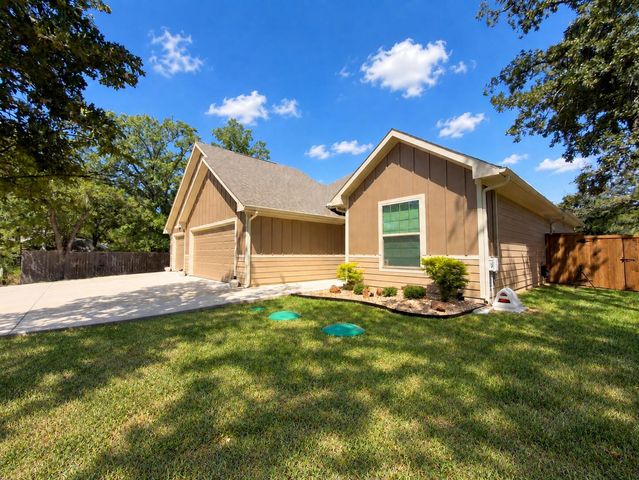 214 Colt Drive, Lake Kiowa, TX 76240
