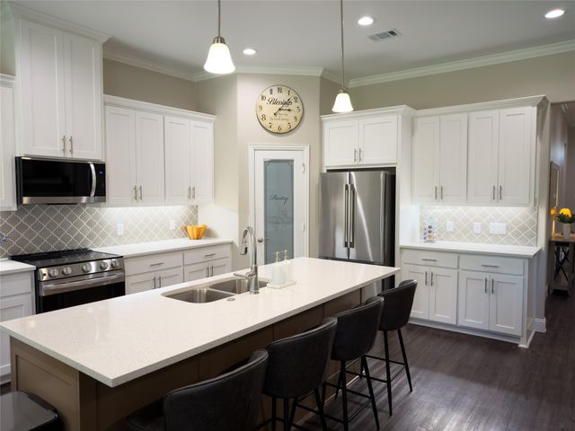 214 Colt Drive, Lake Kiowa, TX 76240