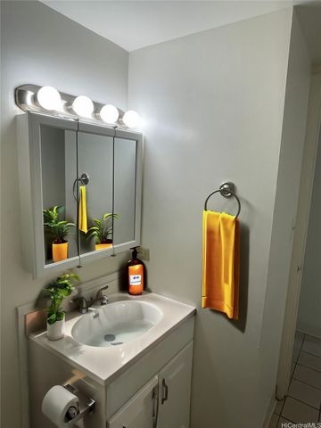 1121 Ala Napunani Street 501, Honolulu, HI 96818